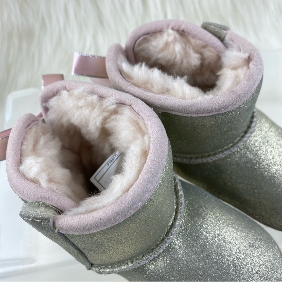 UGG WINTER BOOTS - Picture 9 of 9